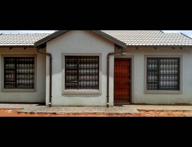 2 BEDROOM HOUSE FOR SALE IN WILFORDON